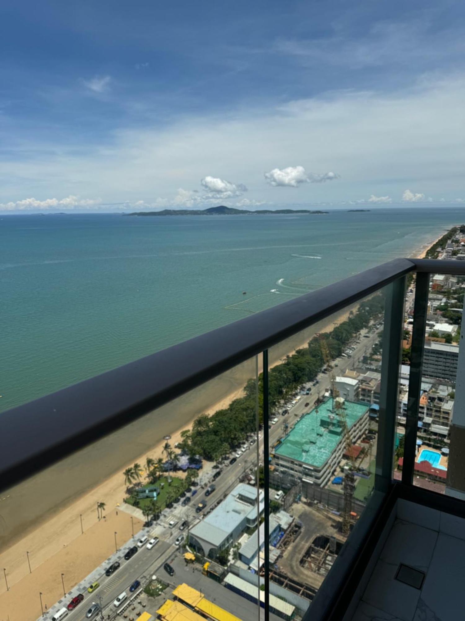 Copacabana Beach Jomtien 科帕卡巴纳海乔木提安海滩毗邻乔木提安夜市 Exterior photo